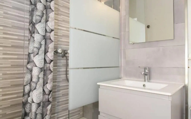 Appartement Balaruc-les-Bains, 1 pièce, 2 personnes - FR-1-553-114