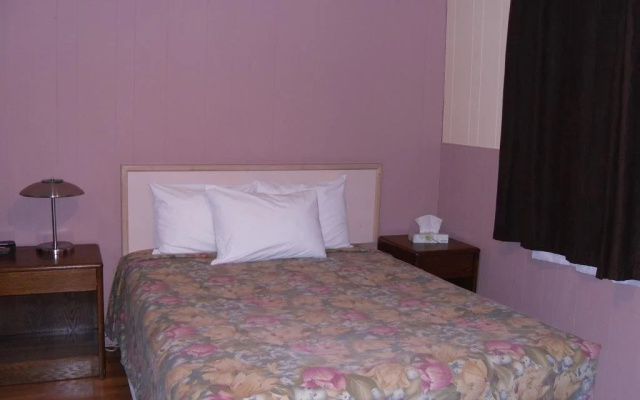 Hotel Bethel - Fort MacLeod, AB