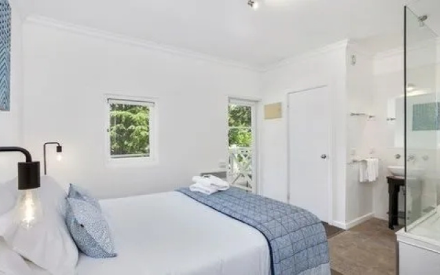 Lake Daylesford Apartments 2A