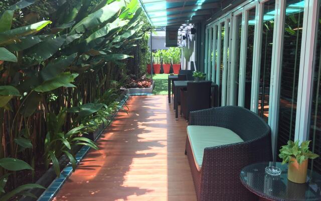 Отель The Alcove Thonglor 5 Бангкок вид на фасад