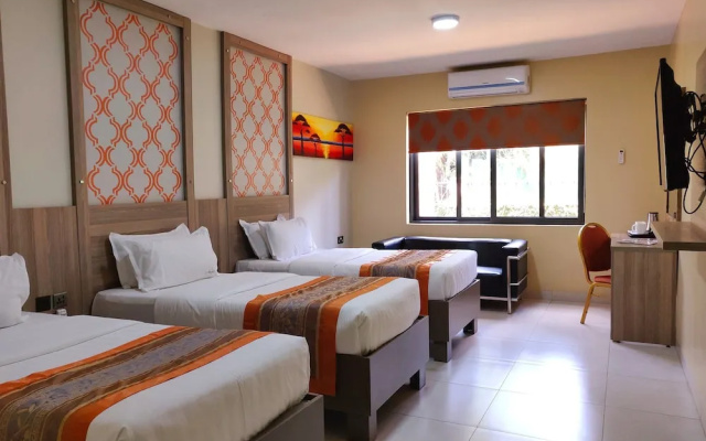Отель Fairway Hotel & Spa