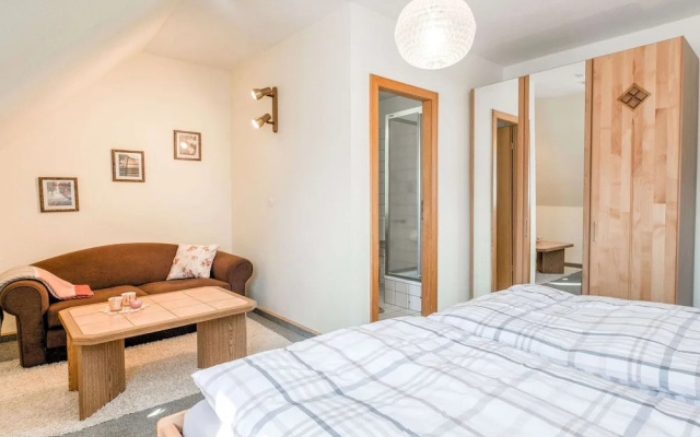 Large Holiday Apartment near Willingen with Private Garden & Terrace
