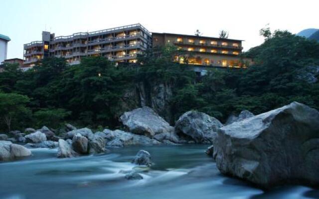 Hotel Shirakawa Yunokura Никко вид на фасад