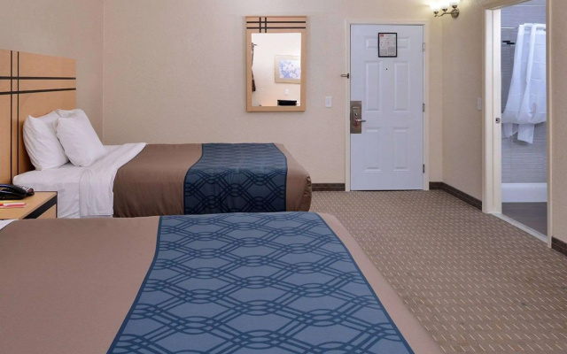 Econo Lodge Rochester I-90 & I-390