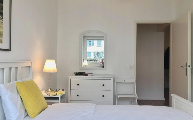 Geneva Cosy