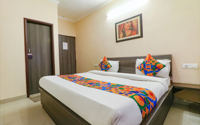FabHotel Golden Sunrise Inn