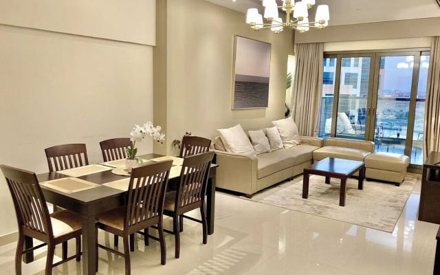 SuperHost - Elite Apartment With Canal and City Skyline Views