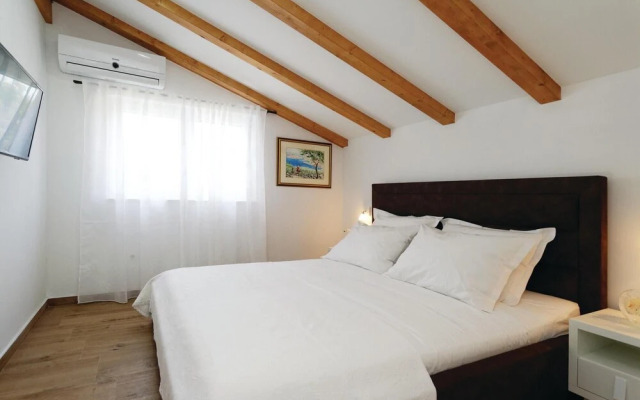 Amazing Home in Sibenik With Wifi and 3 Bedrooms