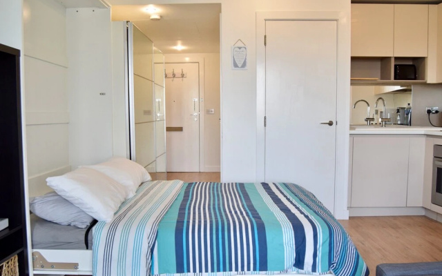 Stylish 1 Bedroom Studio Near Canary Wharf