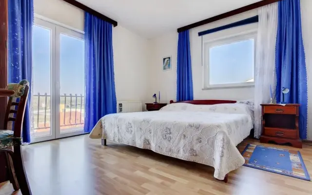 Apartments Dragica 1251