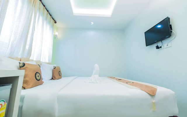 Le Touché Hotel