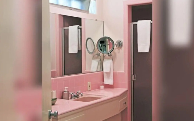Orbit In - 21 and Over - A Town & Desert Boutique Hotel