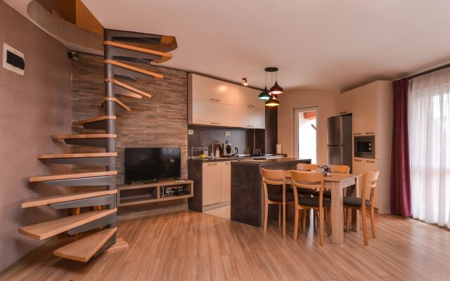 Отель FM Deluxe 2-BDR - Apartment - The Maisonette Болгария, София - отзывы, цены и фото номеров - забронировать отель FM Deluxe 2-BDR - Apartment - The Maisonette онлайн комната для гостей