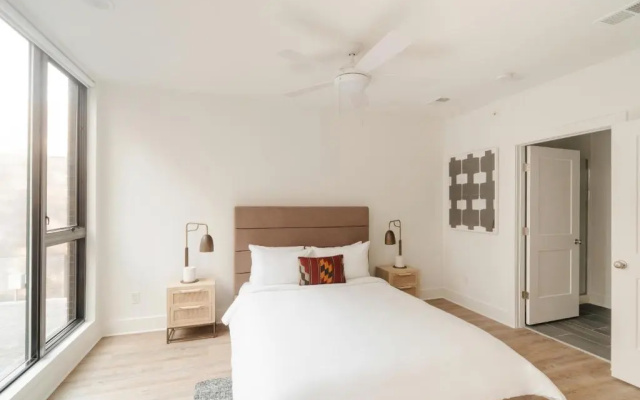 The Grove by AvantStay – Stylish Group Stay with Private Bathrooms