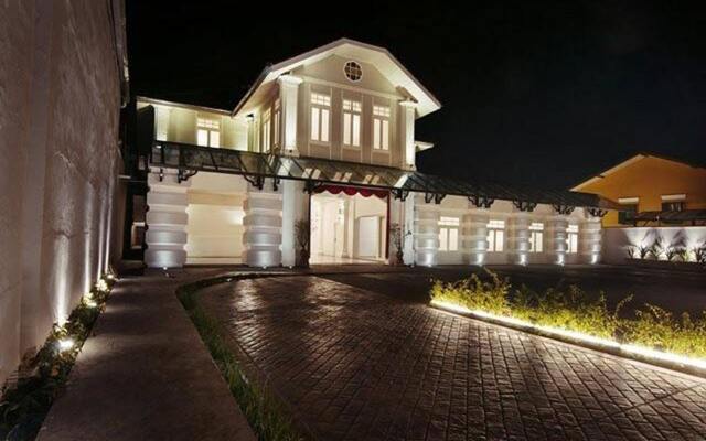 Отель Chulia Heritage Hotel Малайзия, Пенанг - 1 отзыв об отеле, цены и фото номеров - забронировать отель Chulia Heritage Hotel онлайн вид на фасад