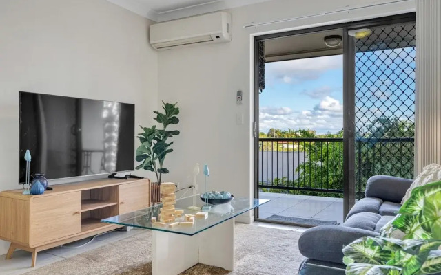 Bright 2-bed With Private Balcony & Serene View