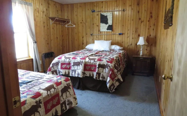 Eagle Nest Cabins & Marina