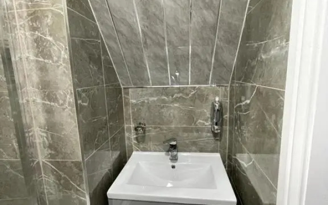 3 Bedroom Whalley Aparthotel