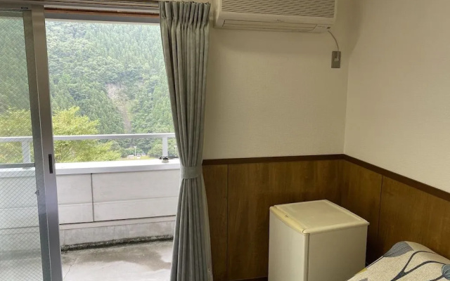 Riverside Hostel B&B – Hostel