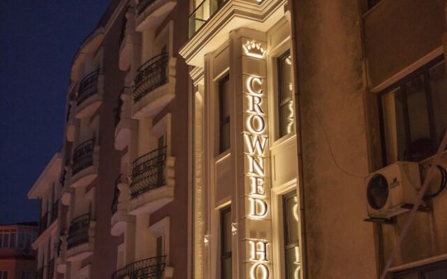 Crowned Hotel 1