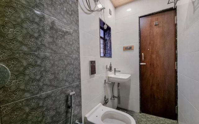Hotel Empire - Near International Airport