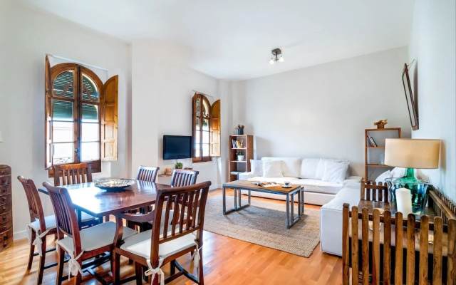 Cozy & Bright 2 Bd Apartment, Plaza de la Maestranza
