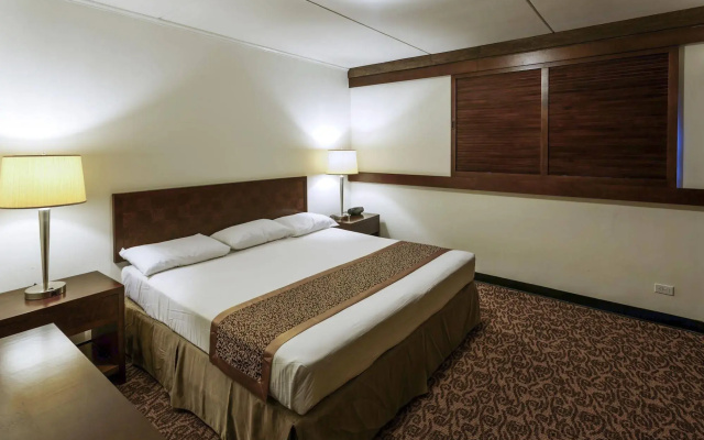 Oceanview Hotel & Residences