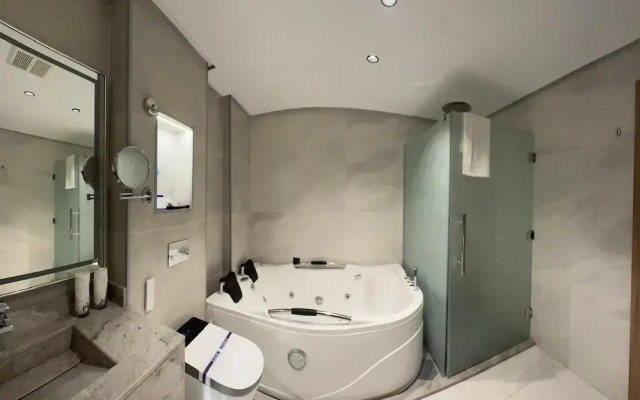 Sea Tower Hotel