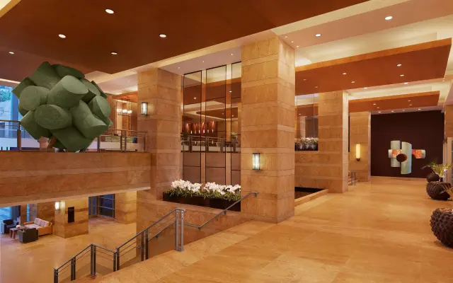 Grand Hyatt Mumbai Hotel & Residences