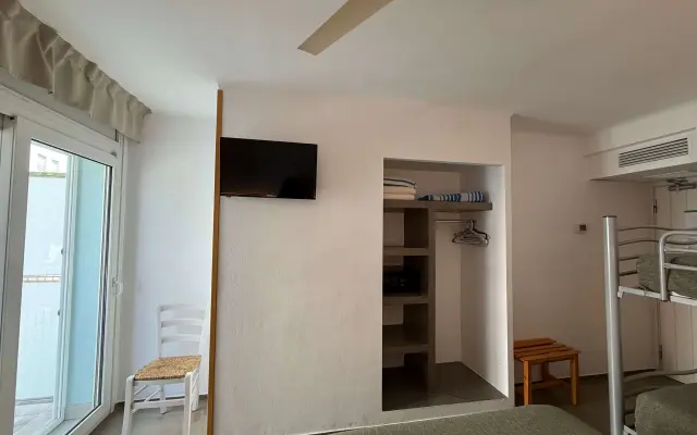 Hostal Rom