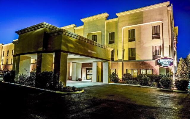 Отель Hampton Inn Columbus I-70E/Hamilton Road вид на фасад
