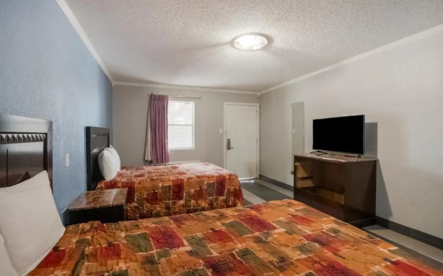 OYO Hotel Houston I-69 & I-610