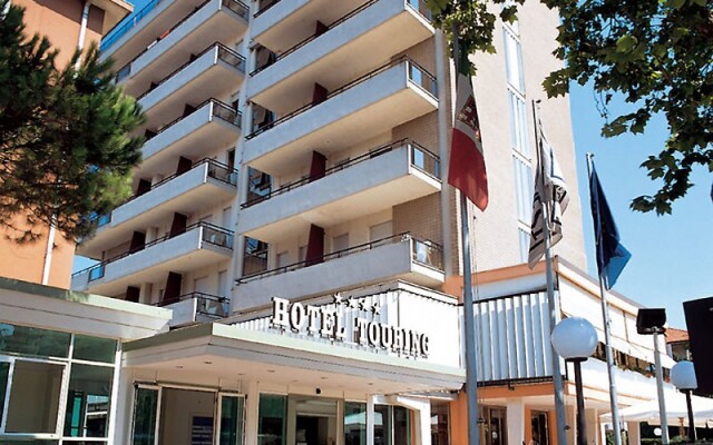 Yes Hotel Touring вид на фасад