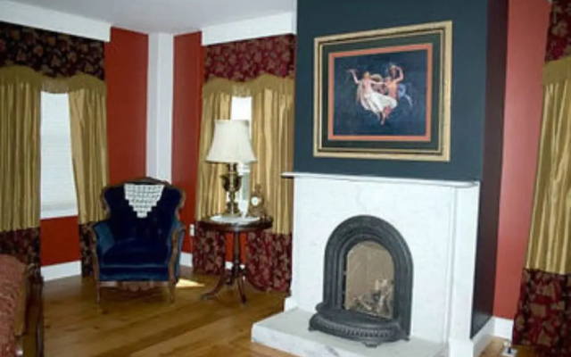 Monier Manor