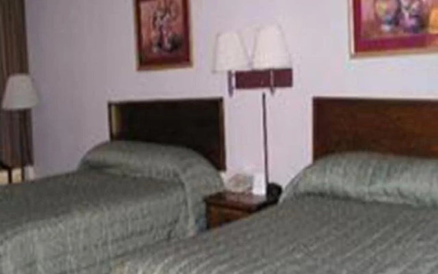 Budget Host Inn and Suites Memphis