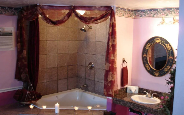 Monterey Pines Inn