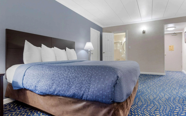 Econo Lodge Hicksville - Long Island