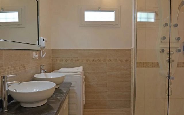 Villa in Montauroux With Pool & Near Forest