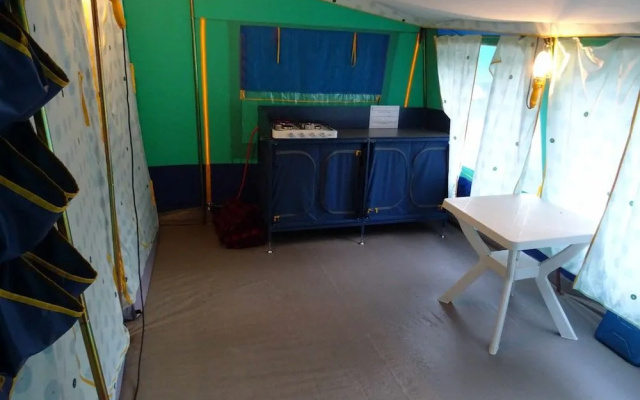 Camping Le Repaire - Tente Aménagée