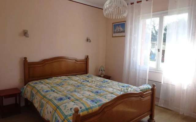 Holiday Home in Trelevern Near Pink Granite Coast