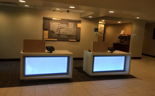 Holiday Inn Express & Suites Mobile West I-10 by IHG