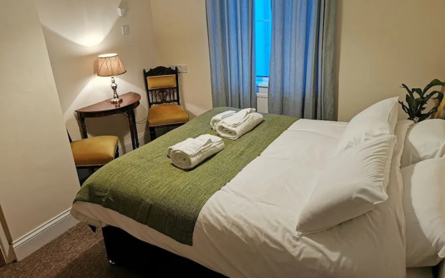 The Maycliffe Hotel by Paymán Club