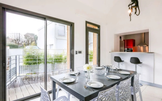 House Valombre Royan