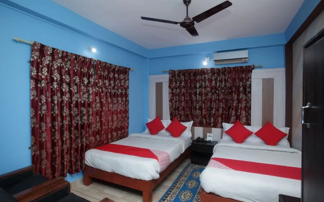 OYO 618 Hotel Middle Point