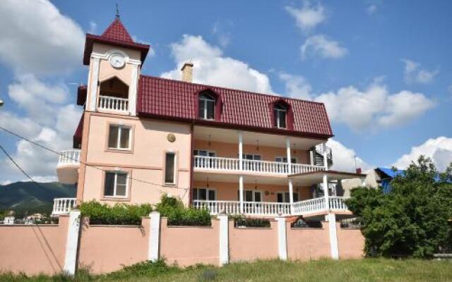 Гостиница Guest House Kalipso в Кабардинке отзывы, цены и фото номеров - забронировать гостиницу Guest House Kalipso онлайн Кабардинка вид на фасад