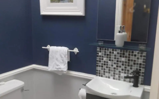 Tess's Guest House R95K6N1 This Property is unsuitable for children under 12 years old