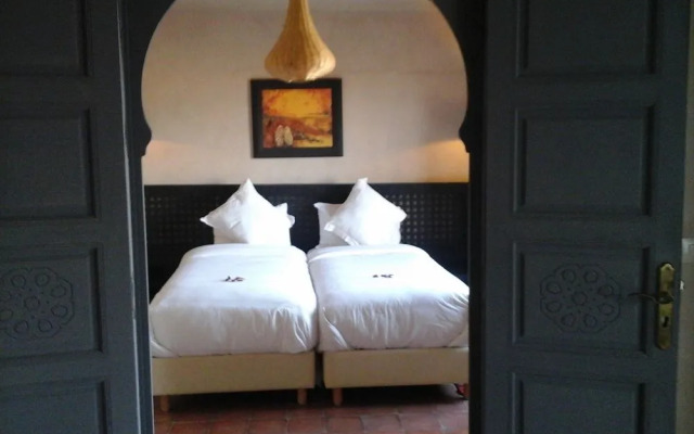 Shems Moon Lodge & Spa