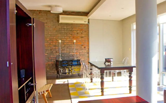 Canterbury Square Apartments
