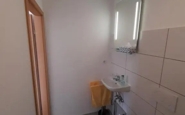 Eltinger Studio Apartment