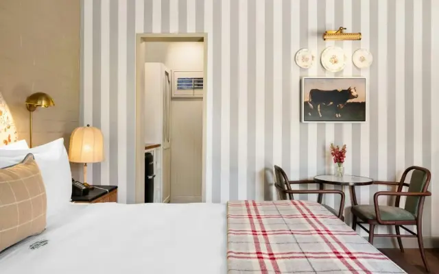 Le Petit Pali Brentwood West Los Angeles